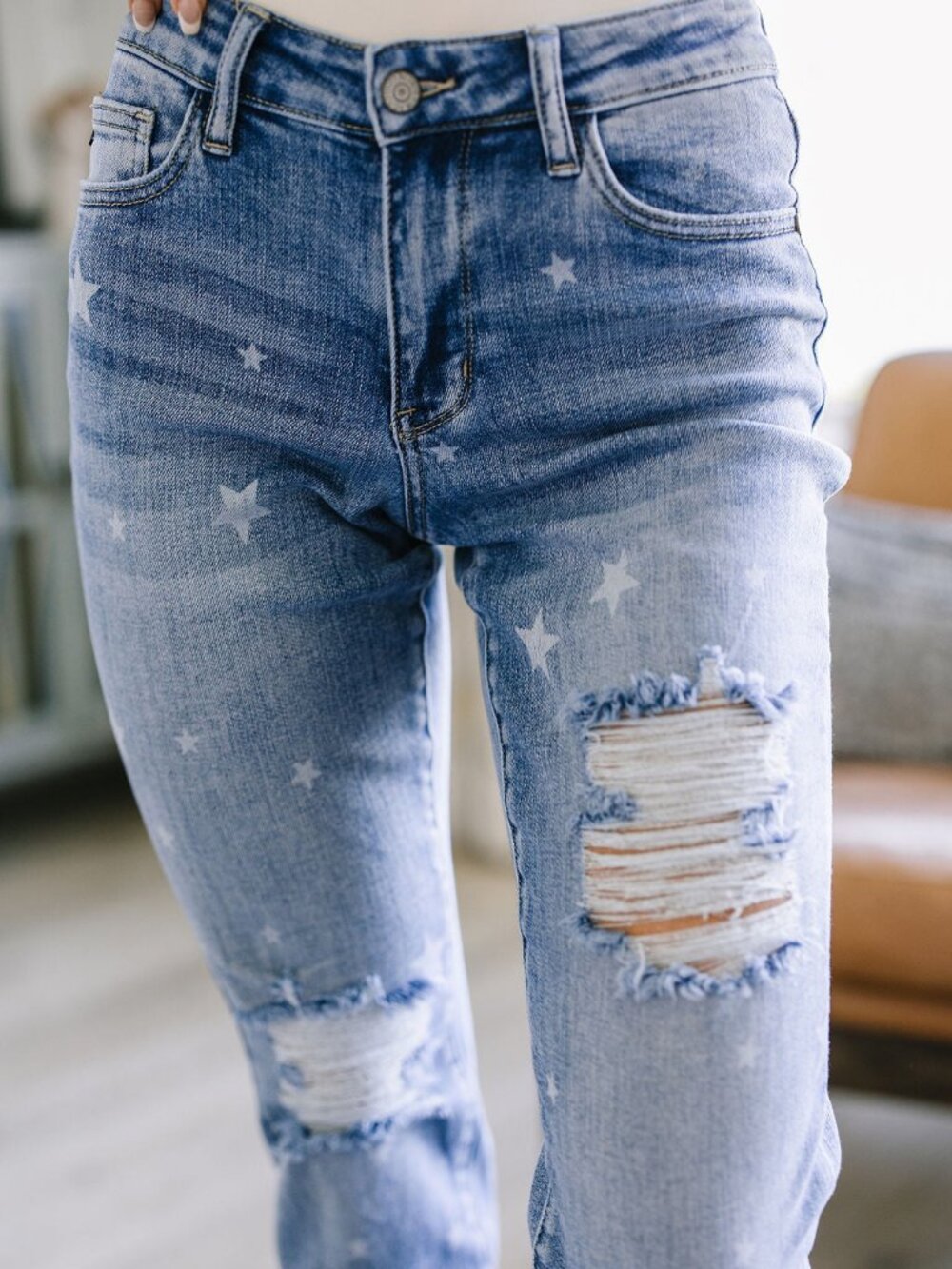 JUDY BLUE Mid Rise Star Print Boyfriend Jeans | Size: 0/24 - Picture 5 of 7